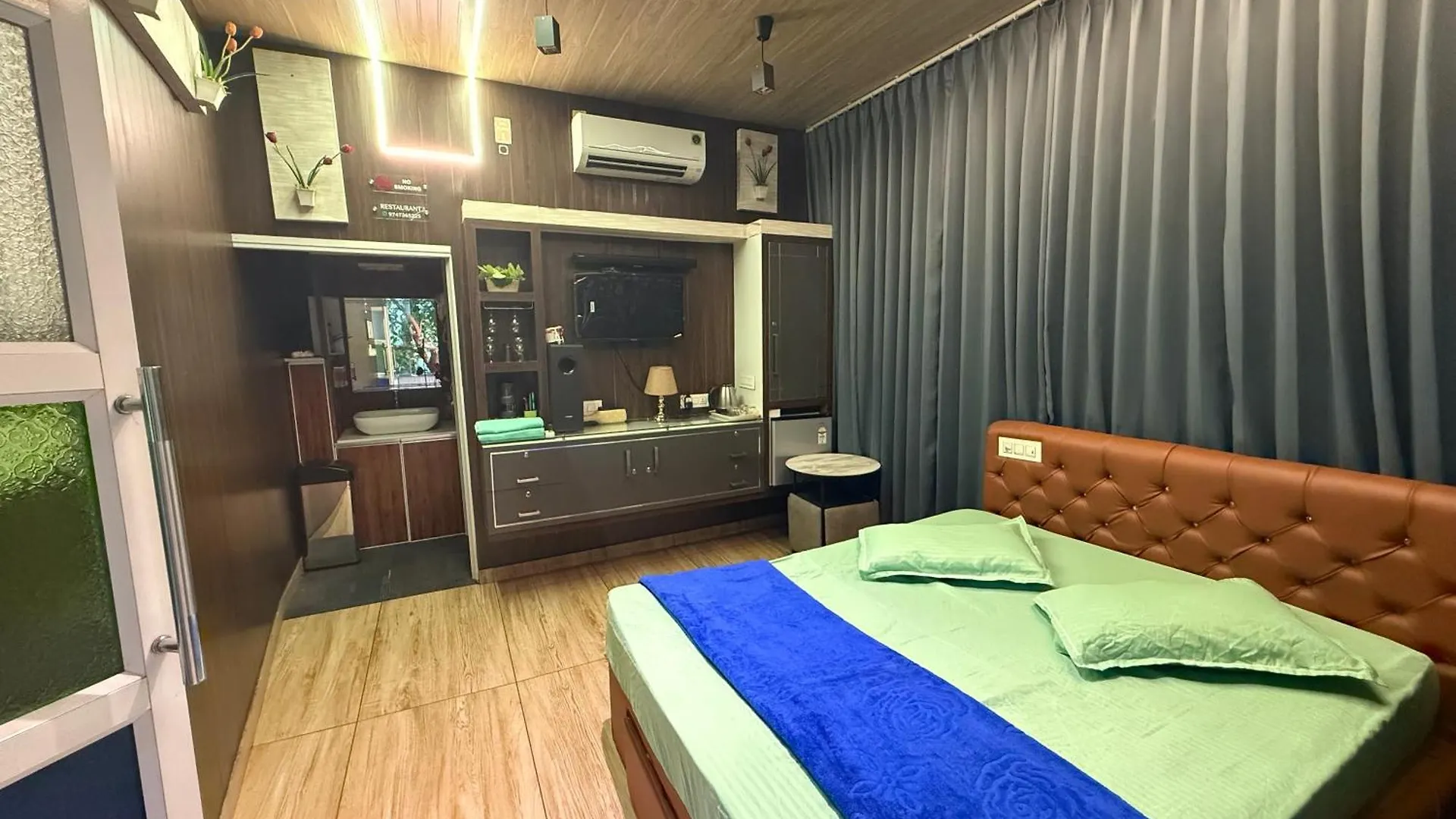 Johns Village Resorts Vallikavungal India